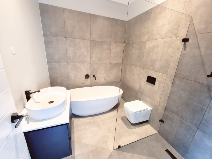 5 Bedroom Property for Sale in Sandown Western Cape